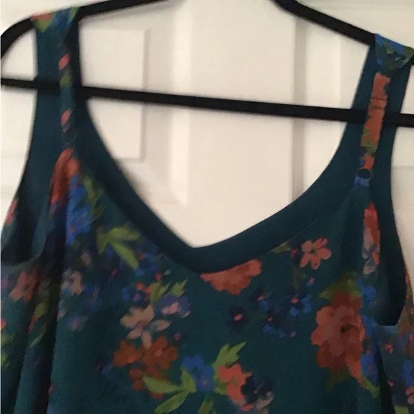 Cabi top - Picture 2 of 3